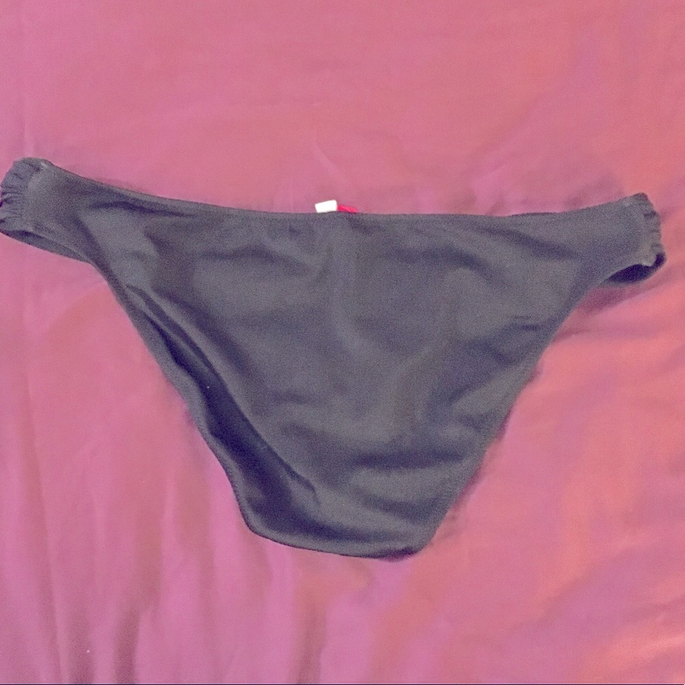 Victoria’s Secret Bottoms - Picture 2 of 3
